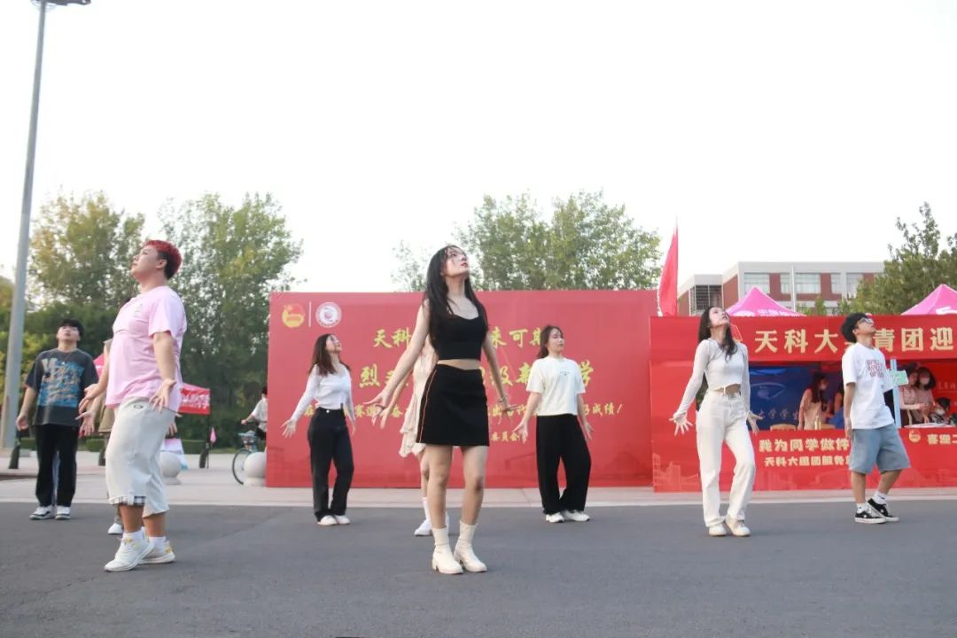 9e49ee3822a745b69ba58a80a5f2f99e.jpg 9e49ee3822a745b69ba58a80a5f2f99e.jpg