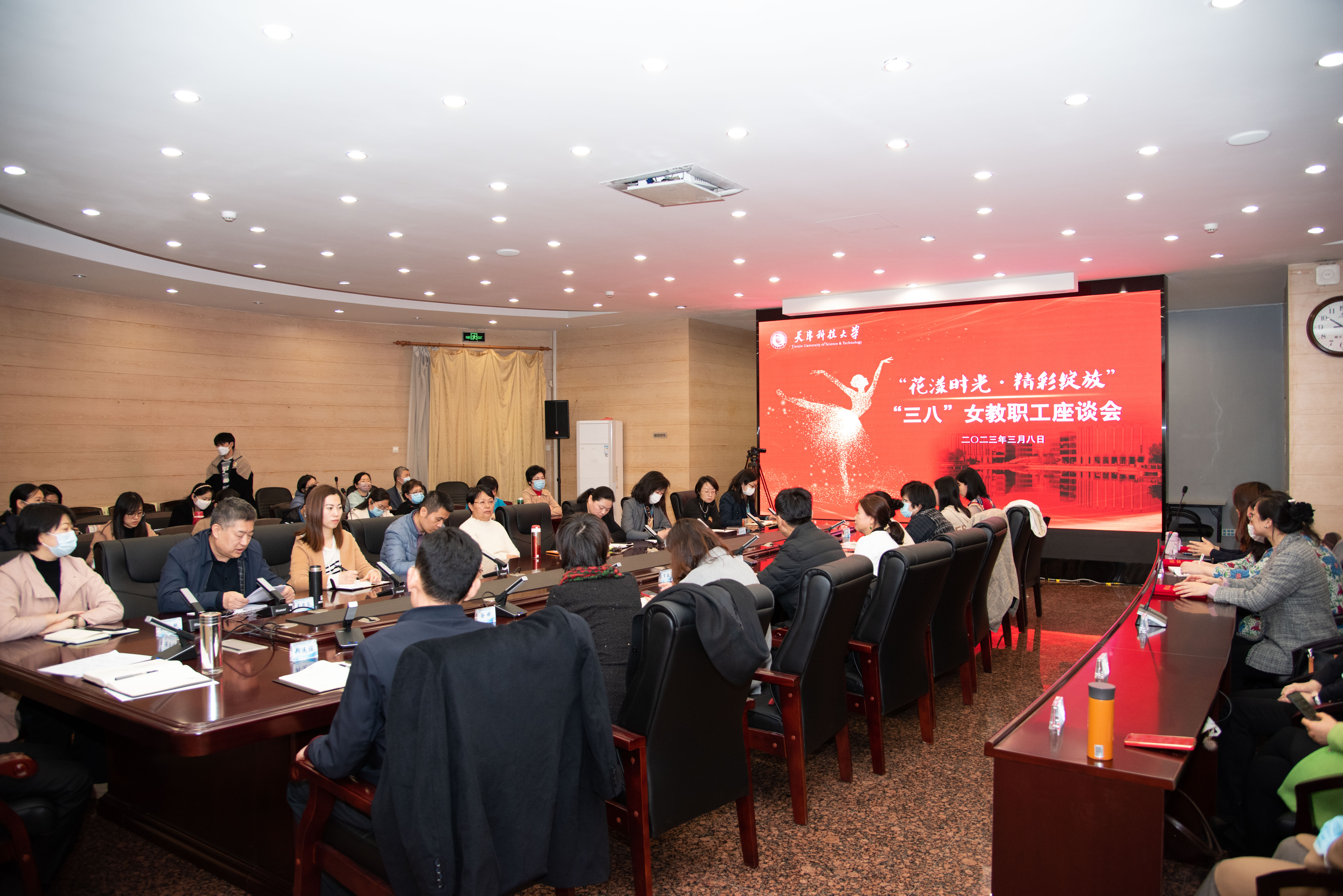 b820eddcfe27403c825da6236a423edd.jpg b820eddcfe27403c825da6236a423edd.jpg