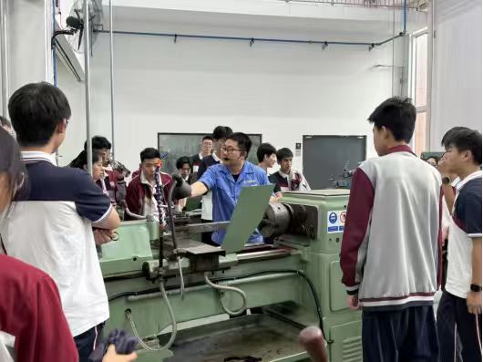 c6a7ada25c7041378eaf7a0f230f8b39.jpg