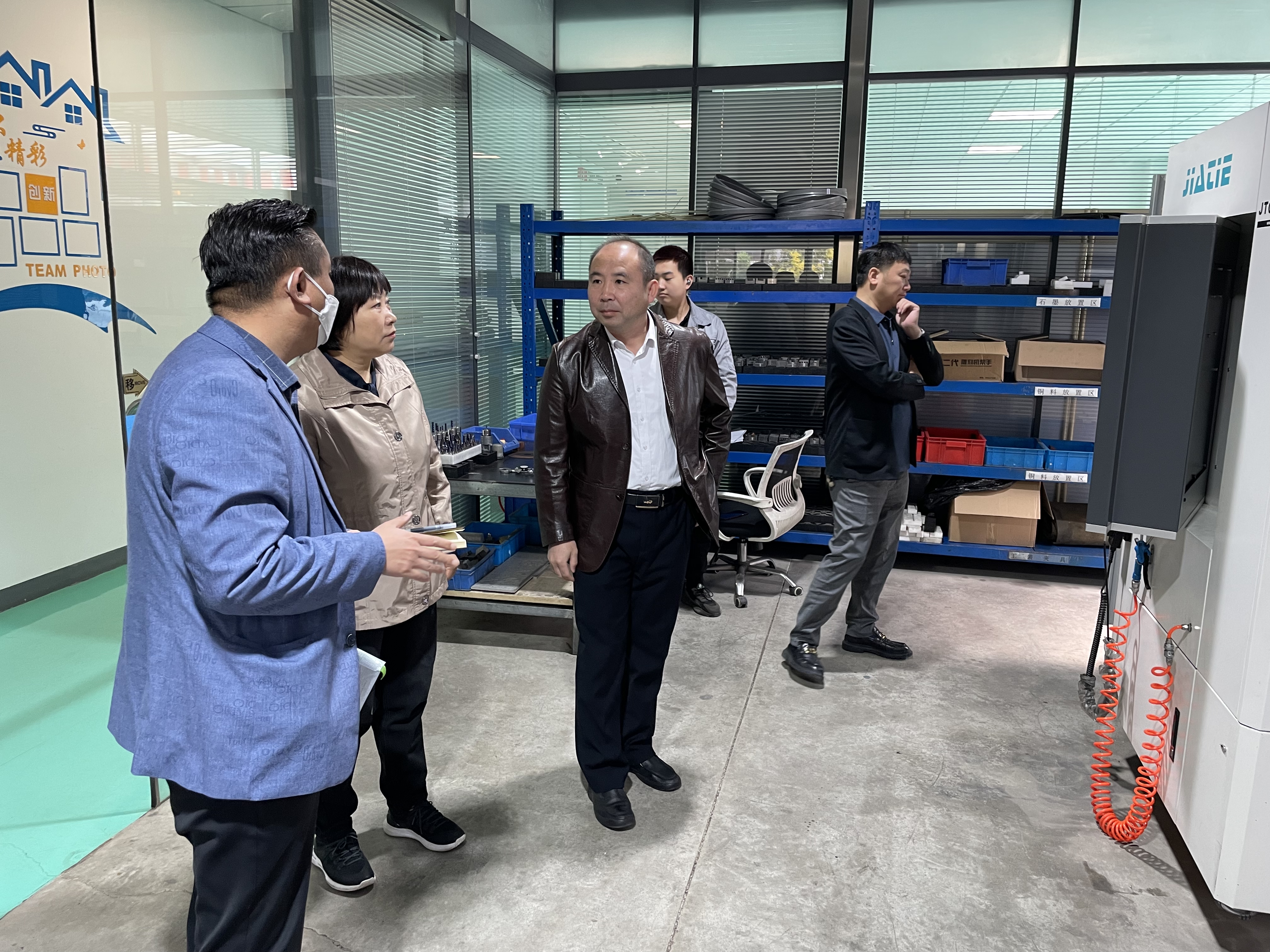 4c98fbe9fa104439aaa444fe184daa2e.jpg 4c98fbe9fa104439aaa444fe184daa2e.jpg