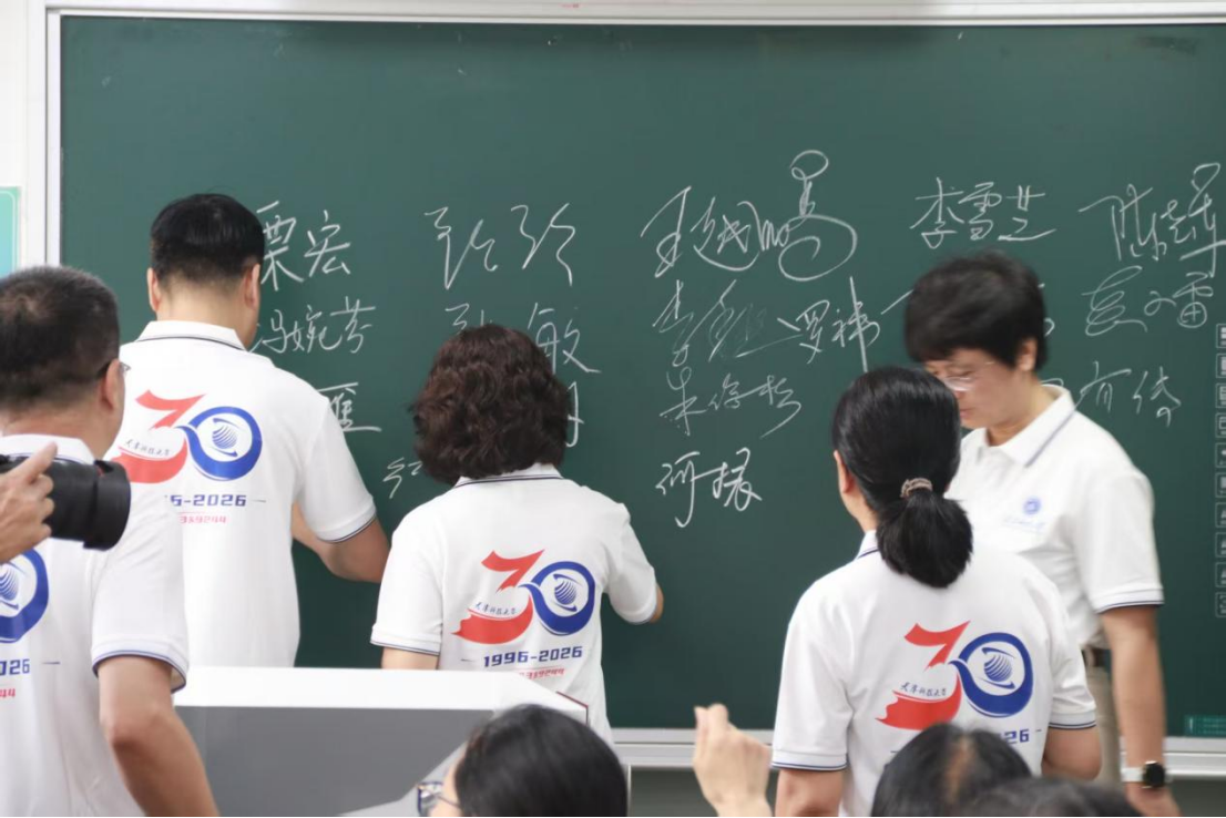 41c45f2a45a04cb0a31122e136c0ef62.png 41c45f2a45a04cb0a31122e136c0ef62.png